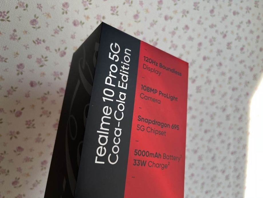 Realme 10 Pro Coca-Cola Edition (7).jpg