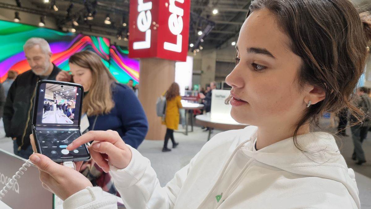 Motorola razr 2022 (1).jpg