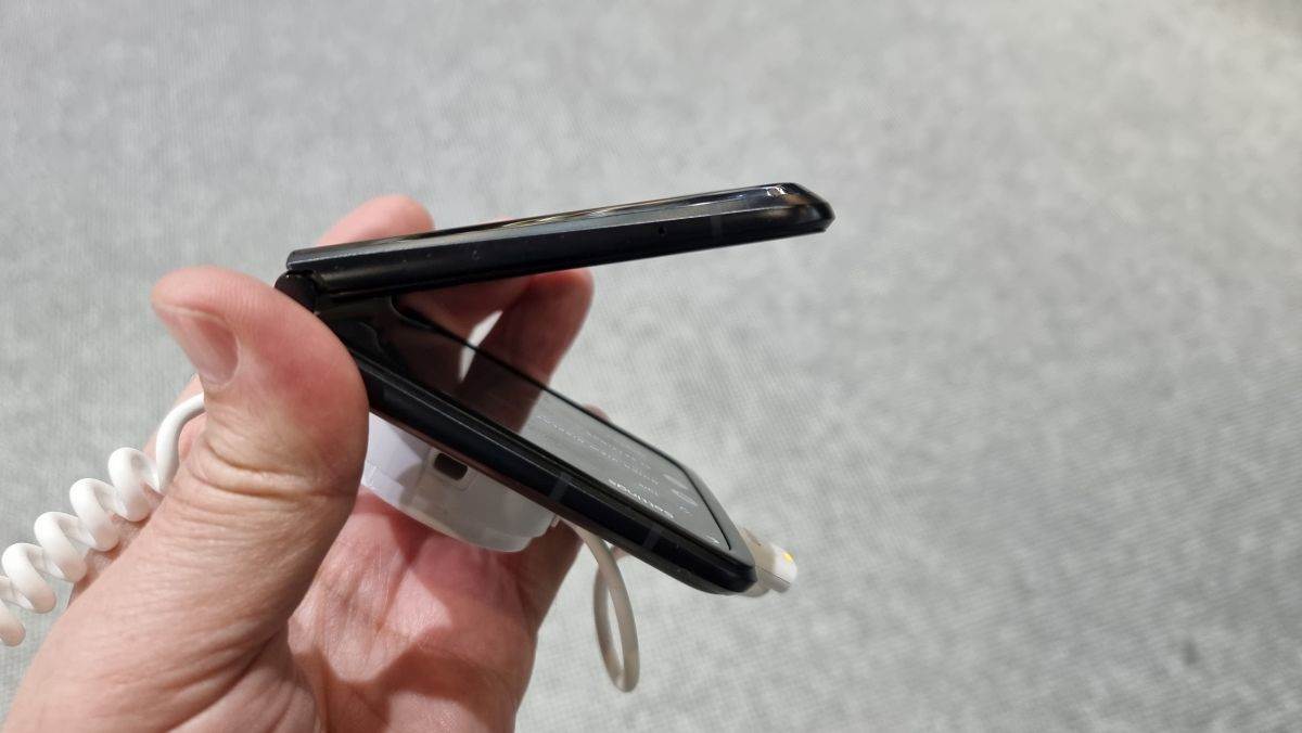 Motorola razr 2022 (3).jpg