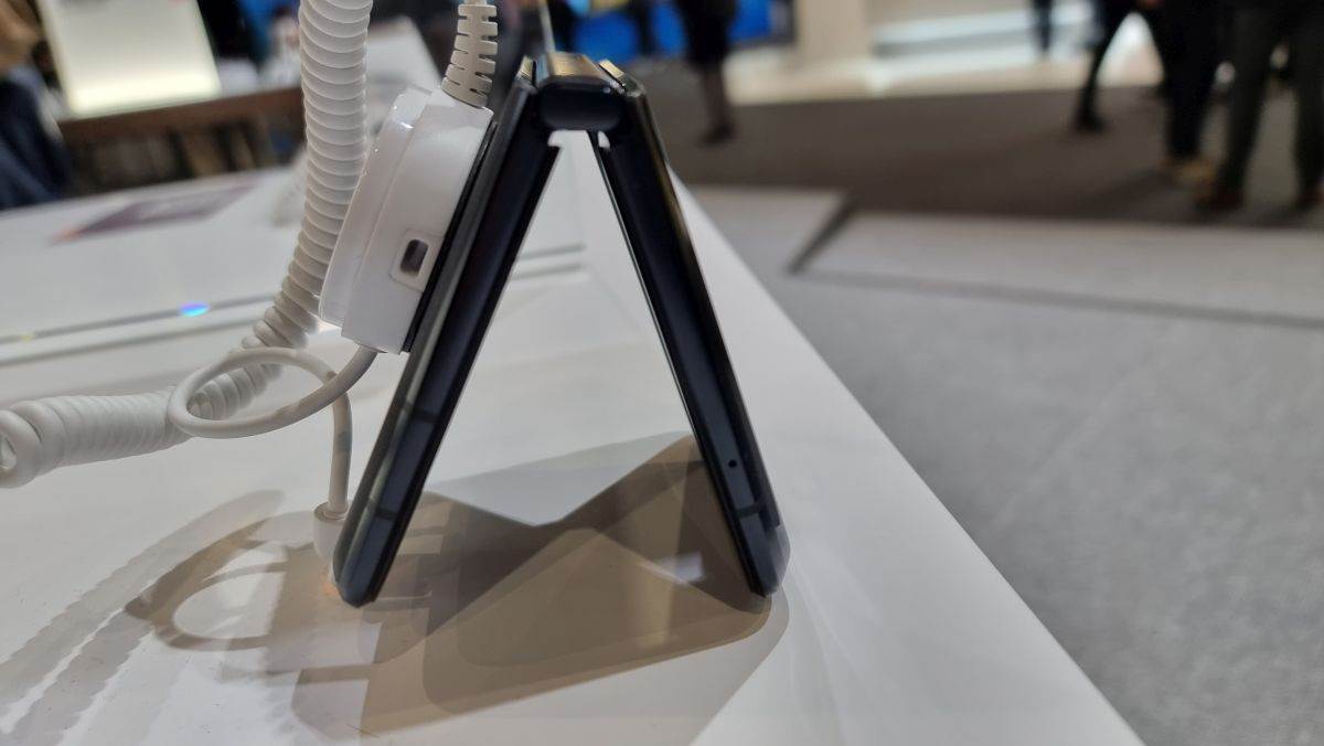 Motorola razr 2022 (6).jpg