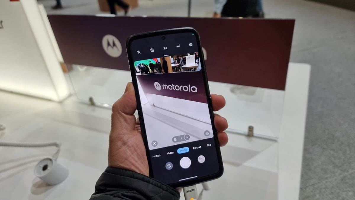 Motorola razr 2022 (8).jpg