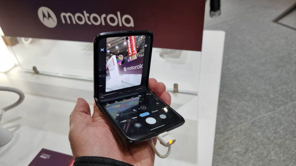 Motorola razr 2022 (9).jpg
