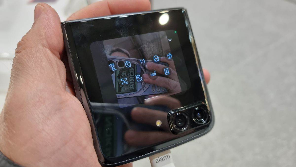Motorola razr 2022 (11).jpg