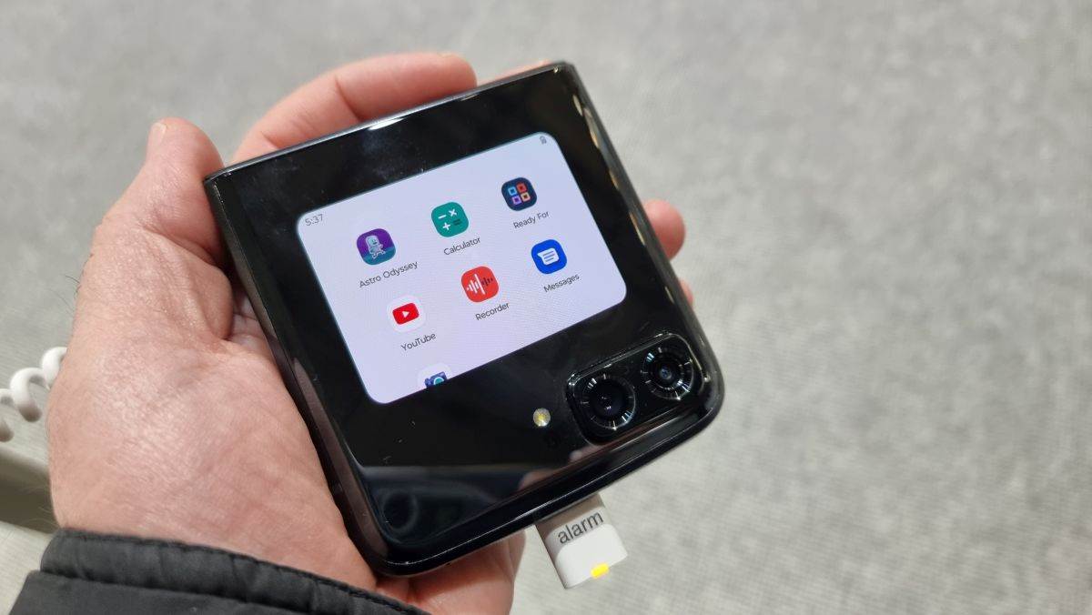 Motorola razr 2022 (12).jpg