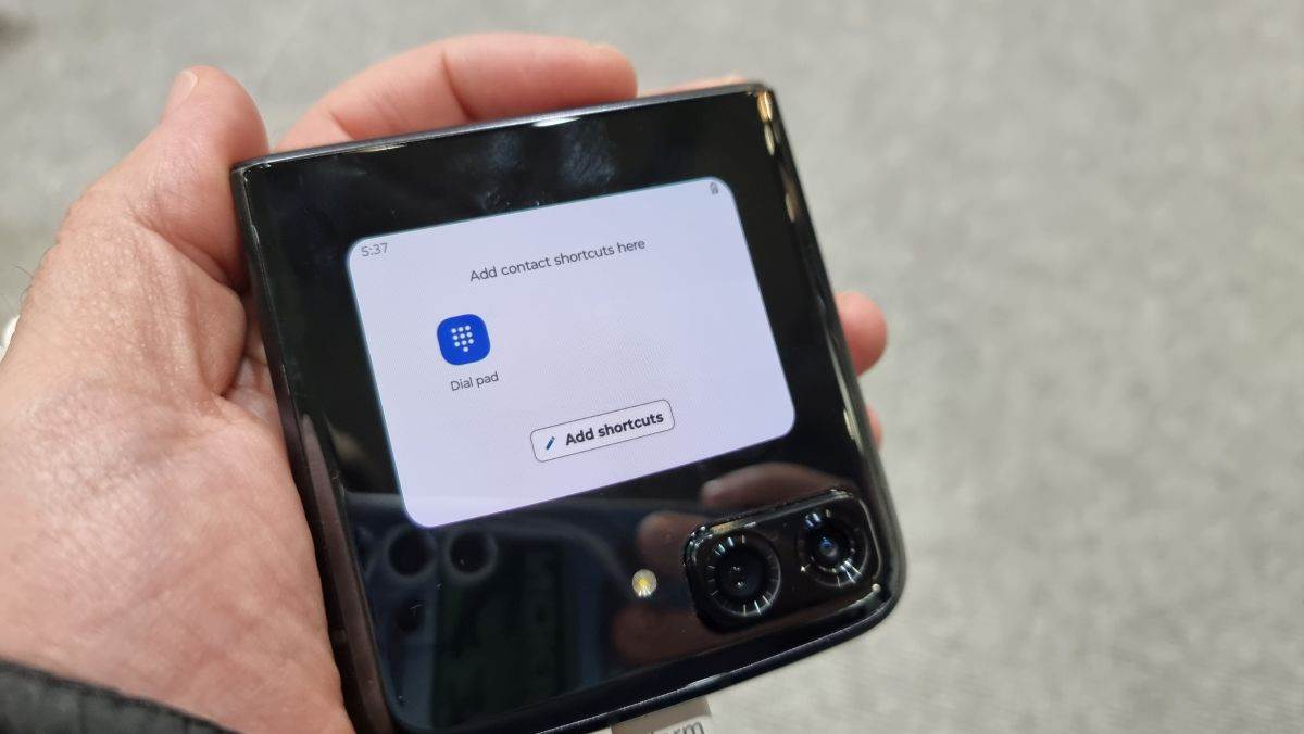 Motorola razr 2022 (13).jpg