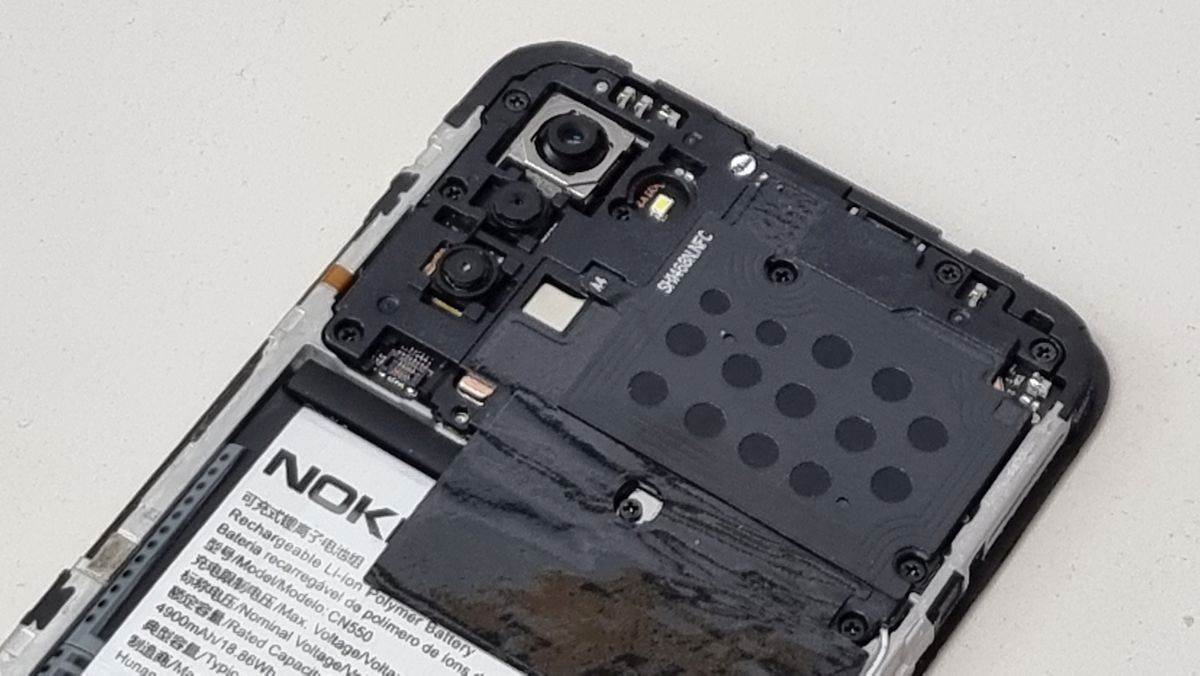 Nokia G22 iFixit popravak zamjena baterije (6).jpg