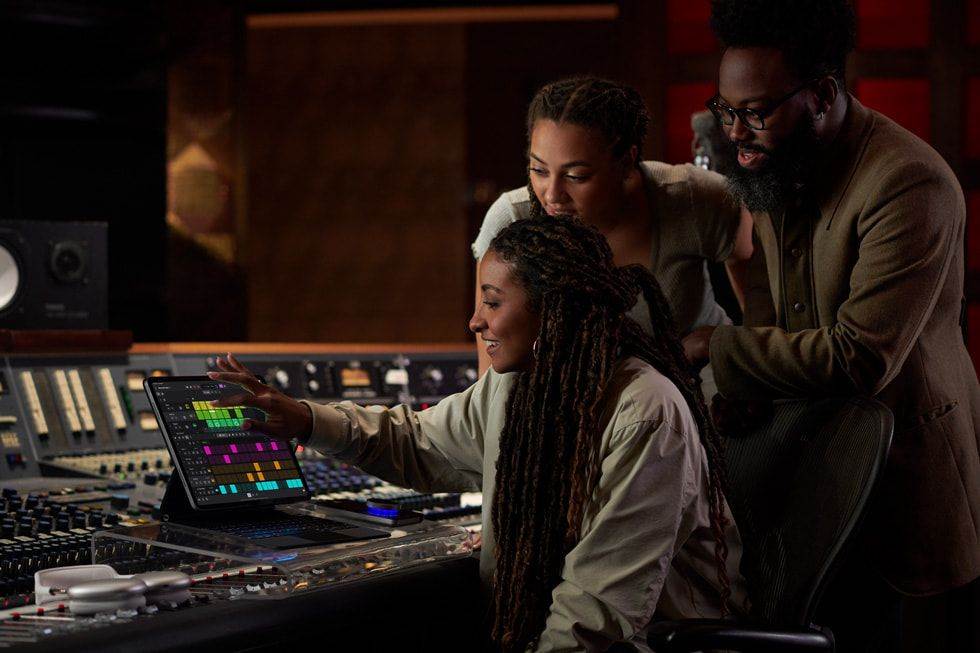 Logic Pro for iPad (4).jpg