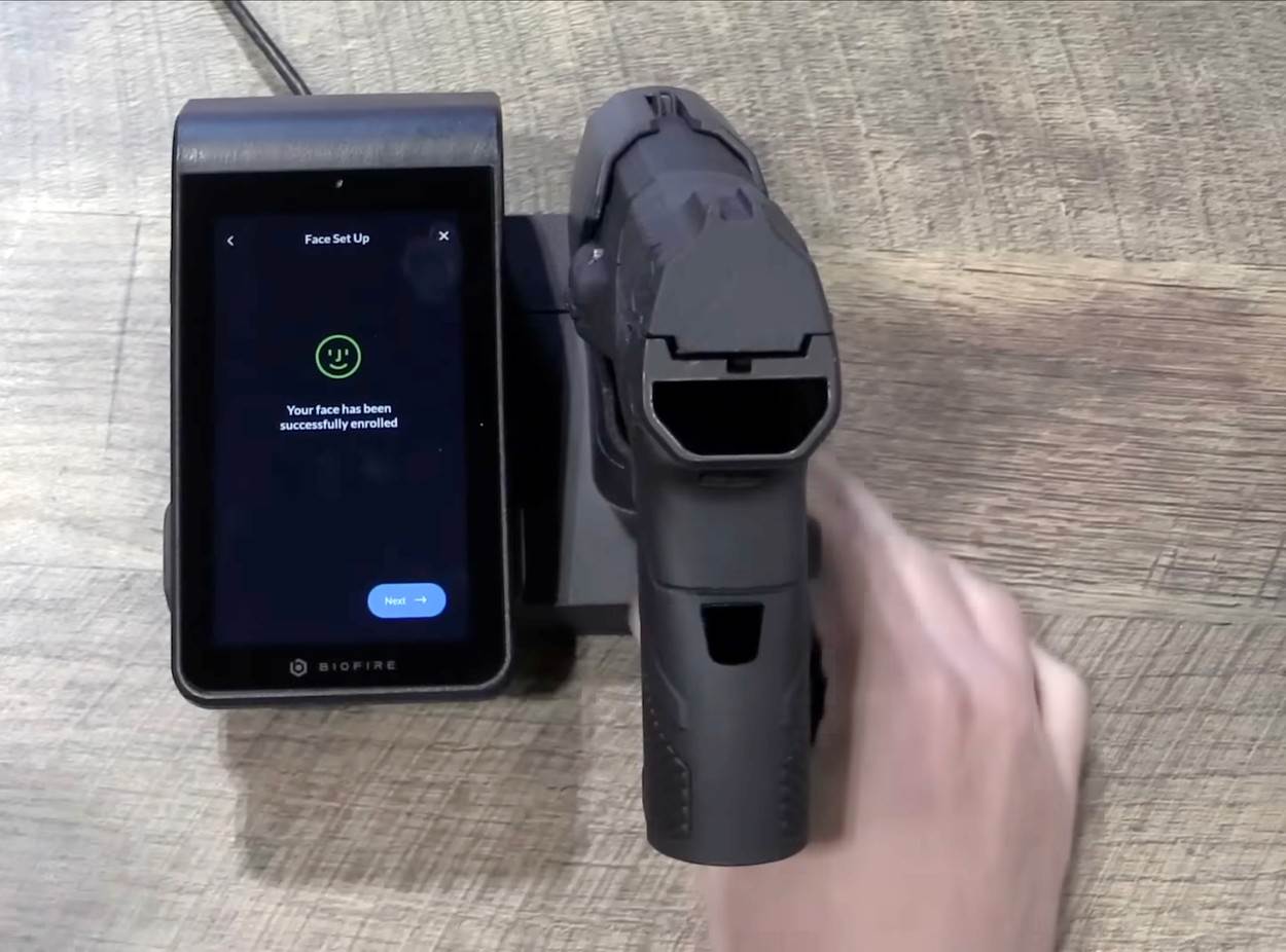 Biofire pištolj (3).jpg