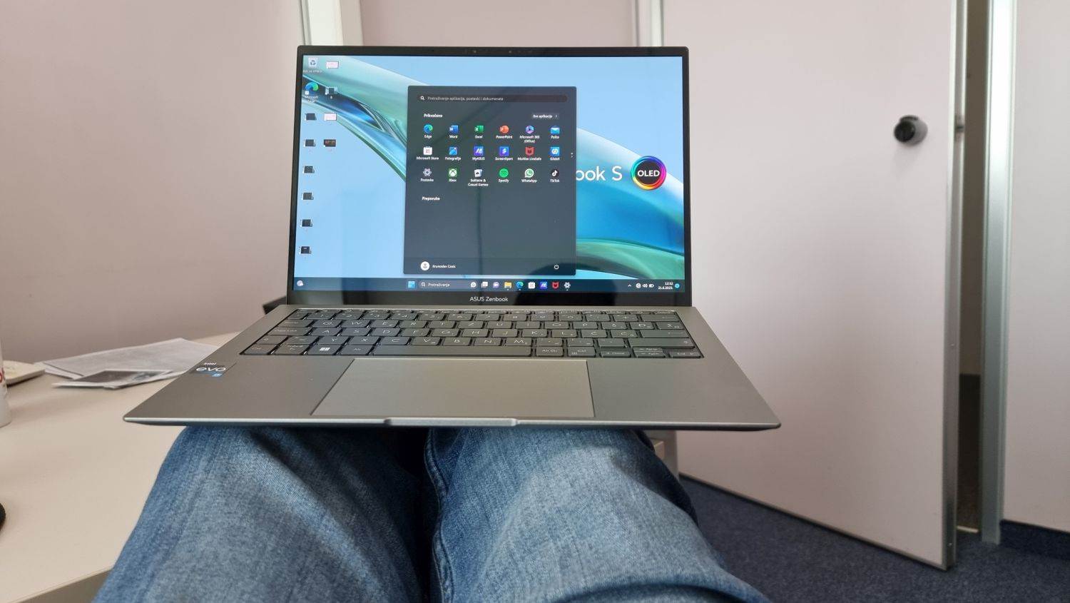 Asus Zenbook S 13 OLED UX5304 (15).jpg