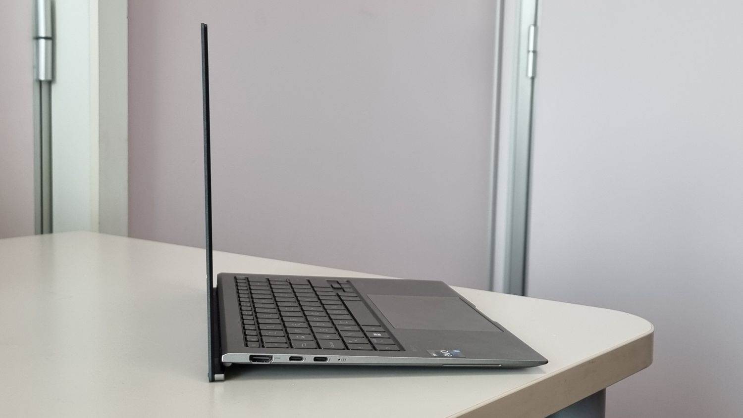 Asus Zenbook S 13 OLED UX5304 (23).jpg