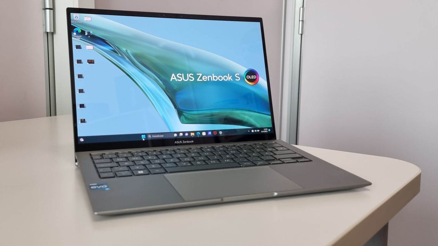 Asus Zenbook S 13 OLED UX5304 (16).jpg