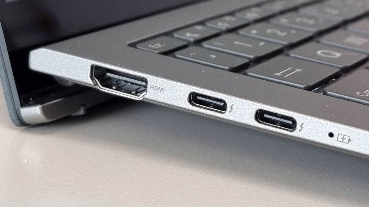 Asus Zenbook S 13 OLED UX5304 (19).jpg