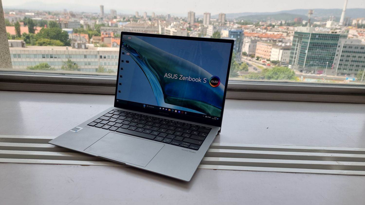 Asus Zenbook S 13 OLED UX5304 (30).jpg