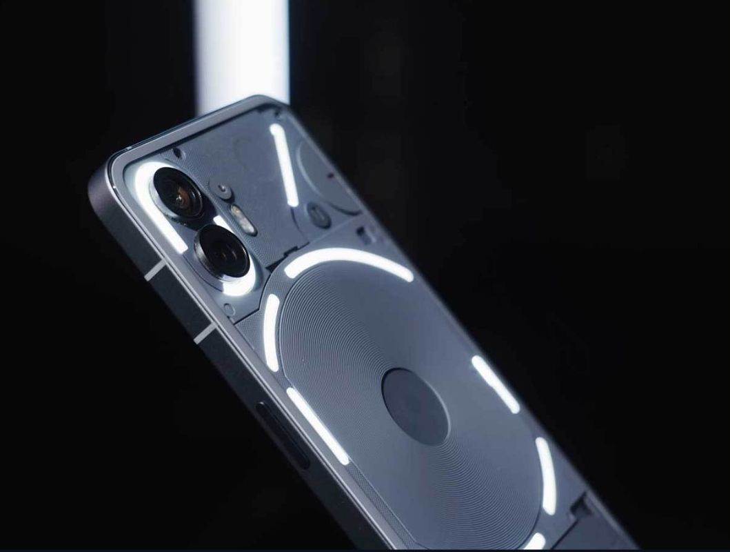 Nothing Phone (2) 1.jpg