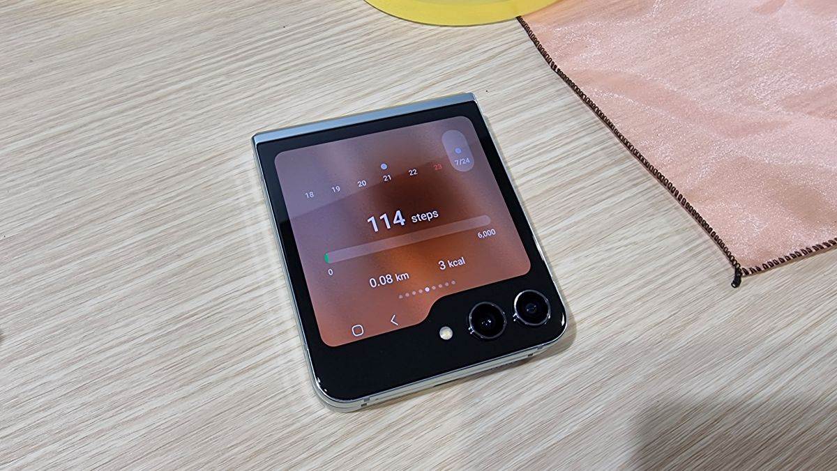 JAVLJAMO SE IZ KOREJE: Samsung je predstavio novi Flip5