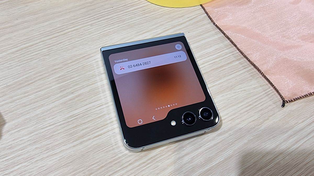 JAVLJAMO SE IZ KOREJE: Samsung je predstavio novi Flip5