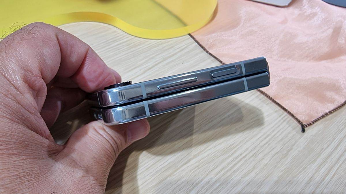 Samsung Galaxy Z Flip5 (7).jpg