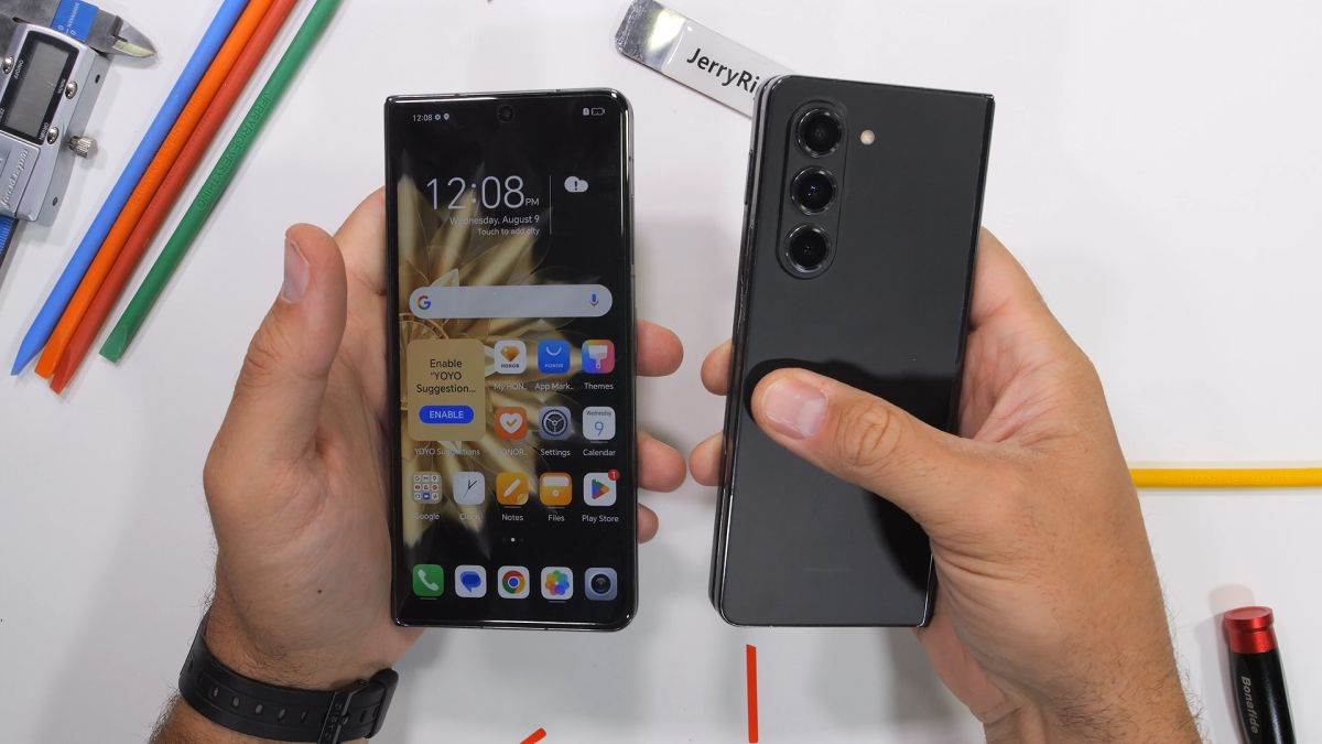 HONOR Magic V2_Samsung Z Fold5_3.jpg