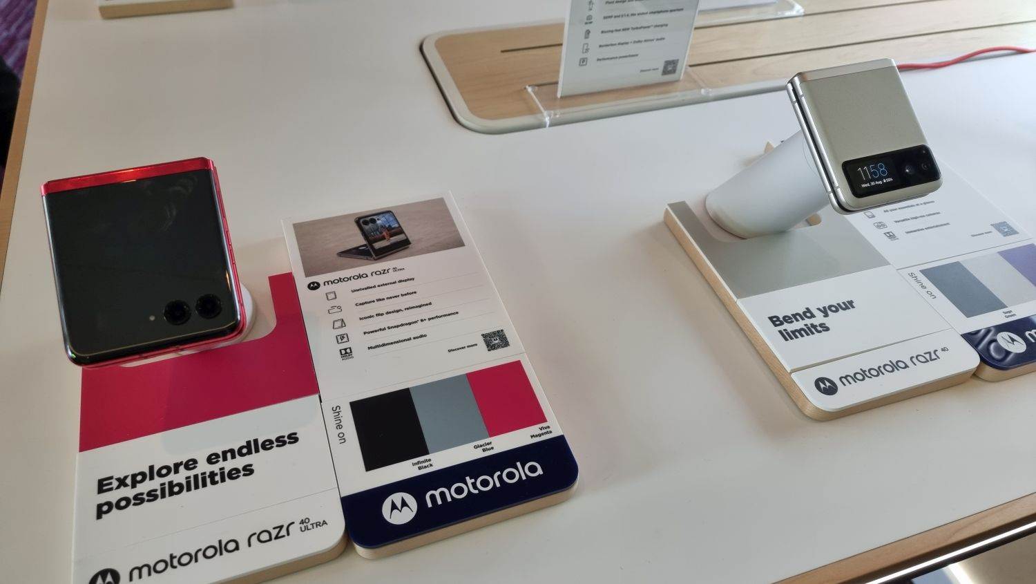 Motorola razr 40.jpg