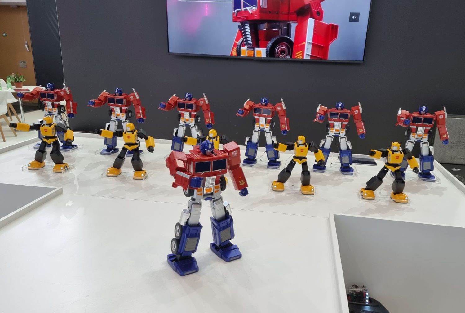 Roboti transformeri (2).jpg