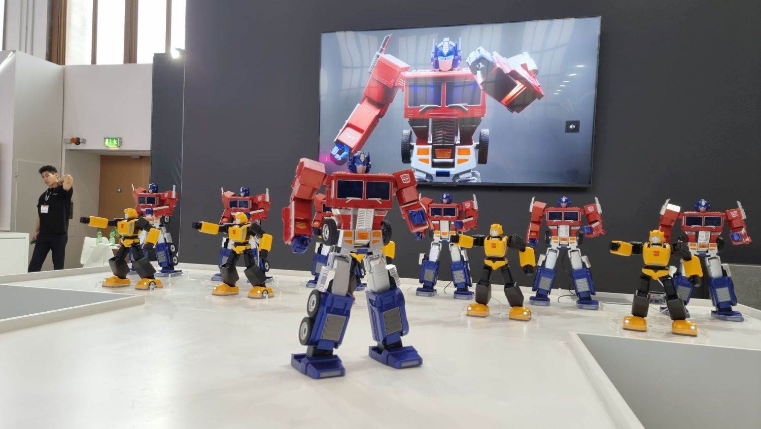 Roboti transformeri (3).jpg