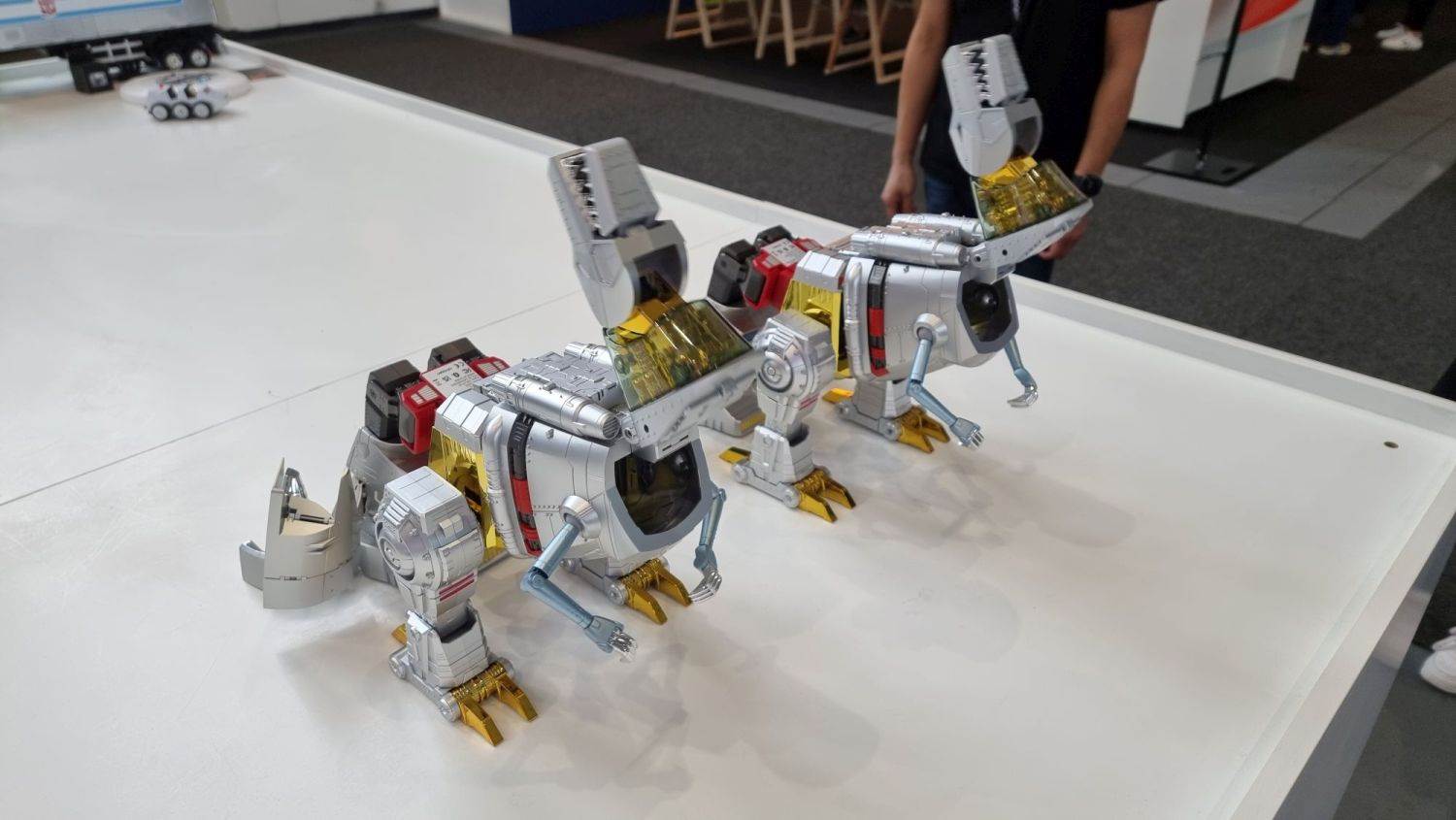 Roboti transformeri (7).jpg