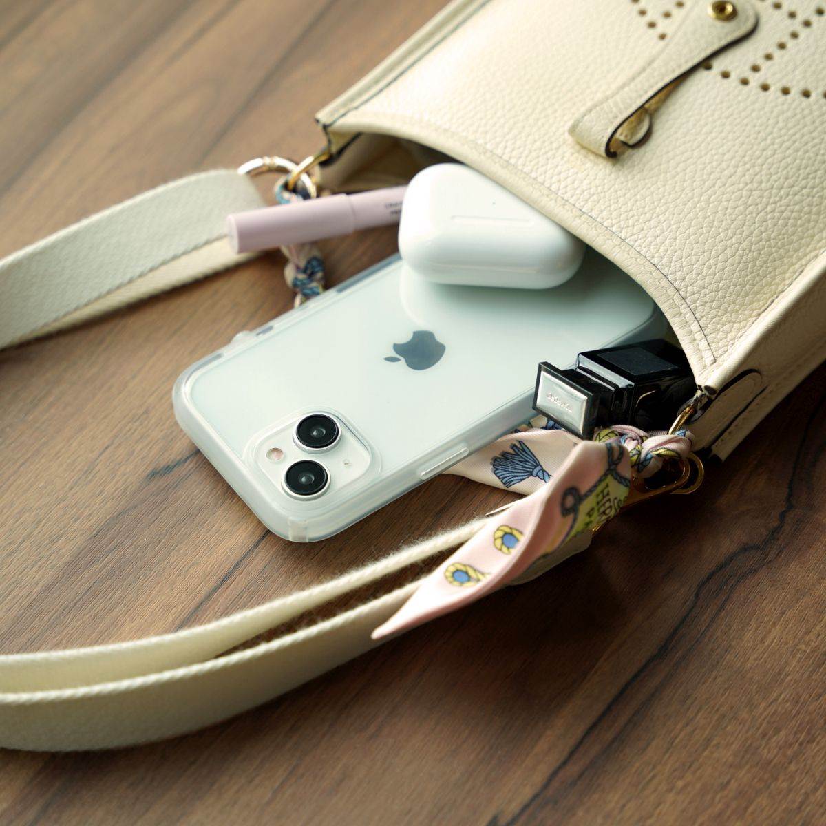 Catalyst-iPhone-15-protective-stylish-drop-proof-iphone-cases-with-handbag-airpods-makeup.jpg