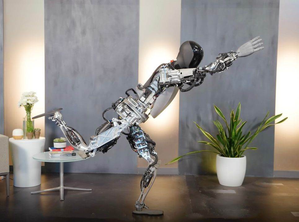 Tesla robot Optimus (9).jpg