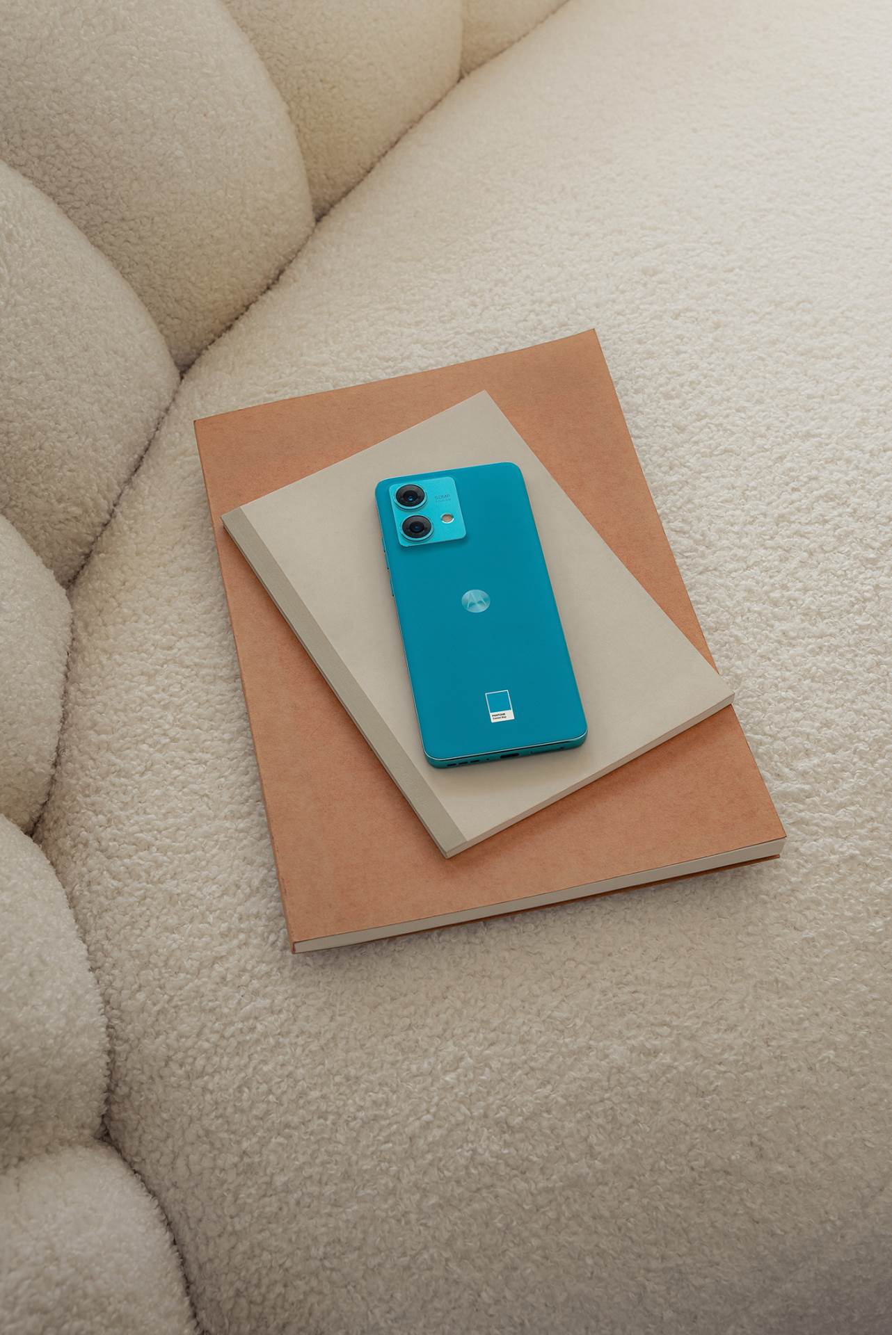 Motorola edge 40 neo Caneel Bay (9).jpg