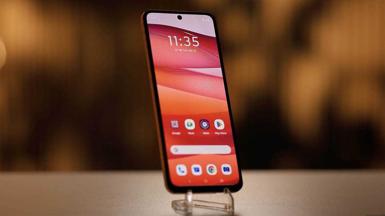 Motorola adaptivni fleksibilni prilagodljivi ekran (5).jpg