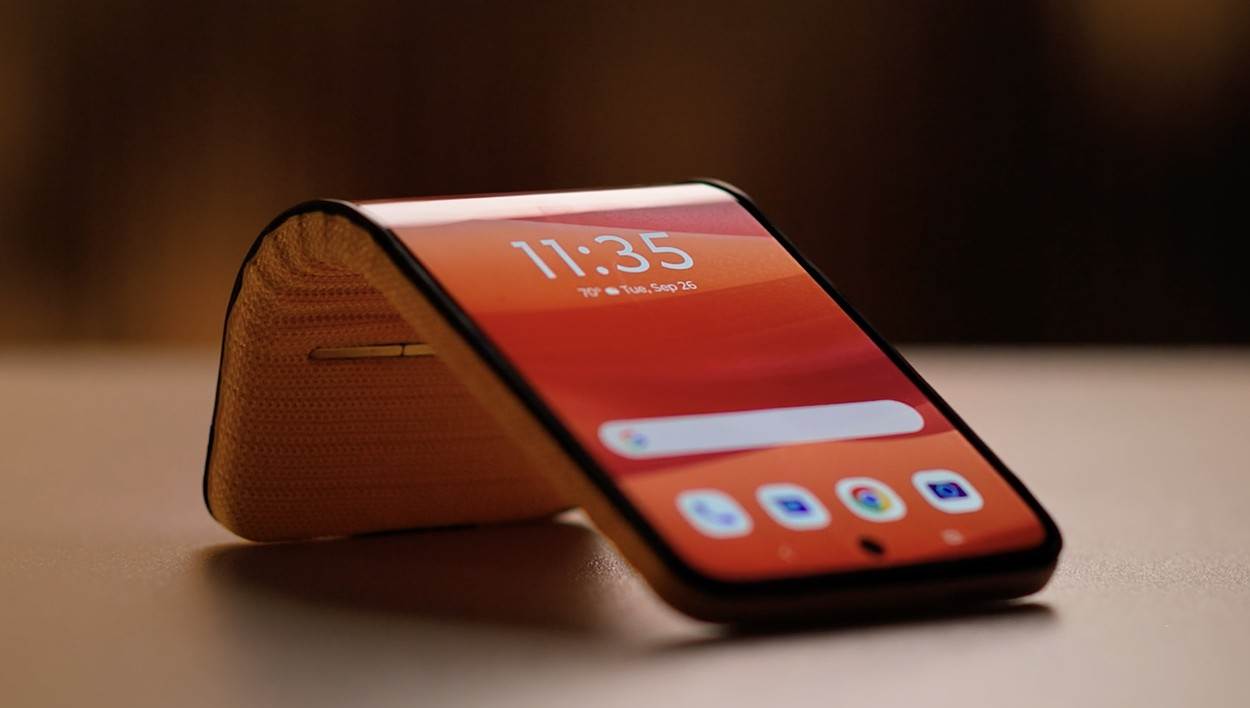 Motorola adaptivni fleksibilni prilagodljivi ekran (7).jpg