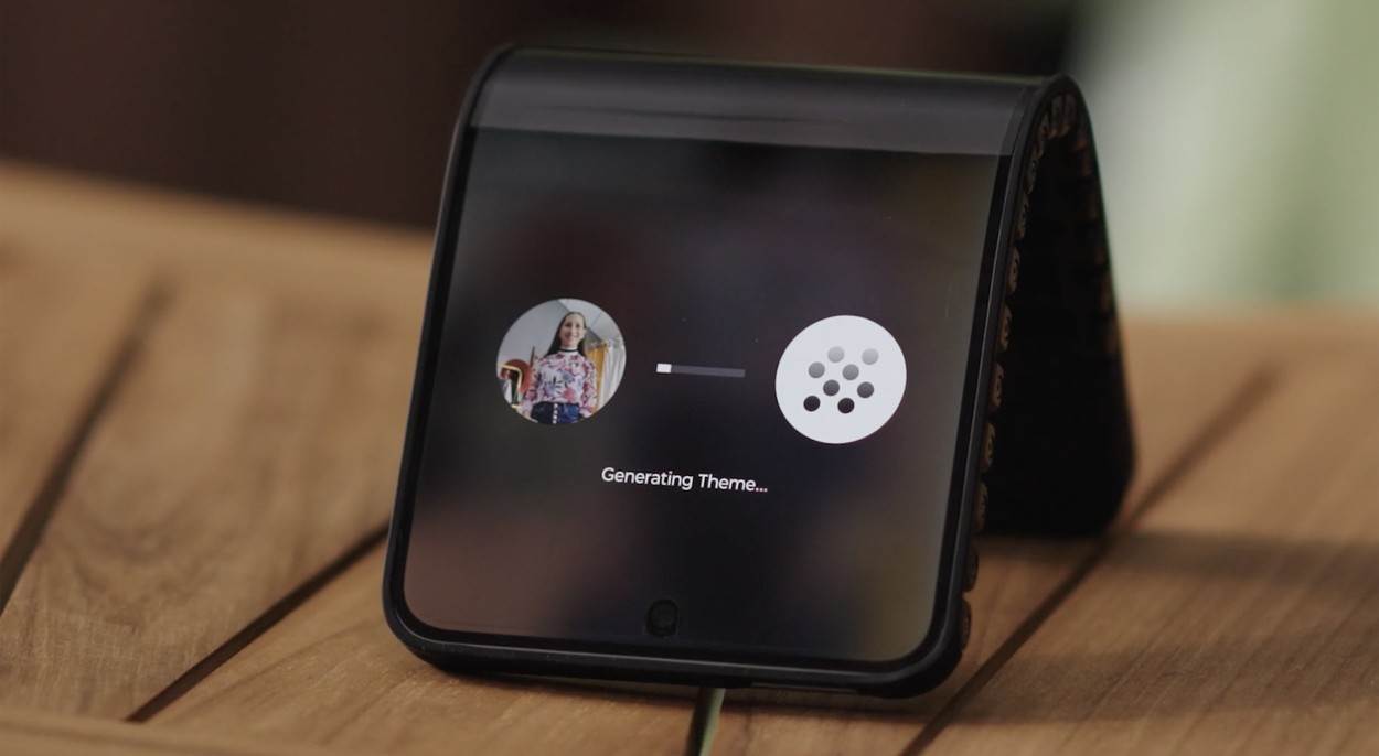 Motorola adaptivni fleksibilni prilagodljivi ekran (11).jpg