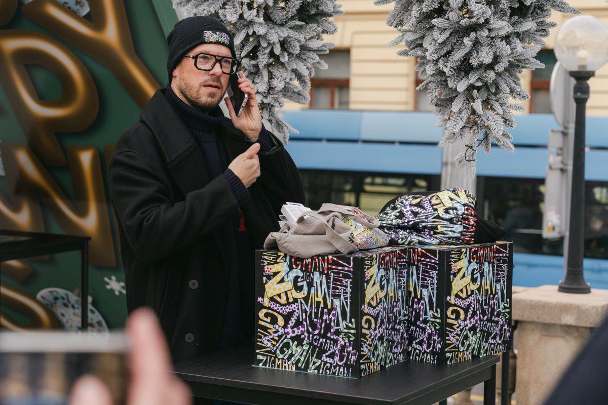 Samsung i Zigman box (9).jpg