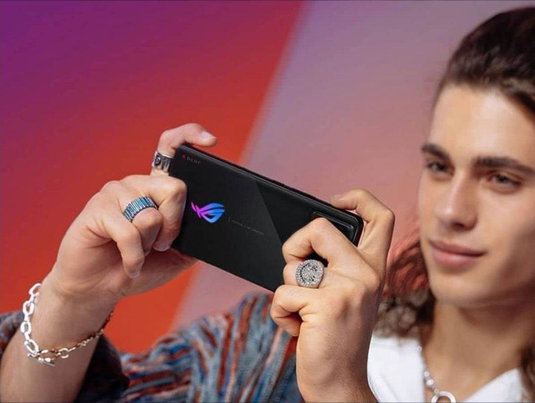 ROG Phone 8 (1).jpg