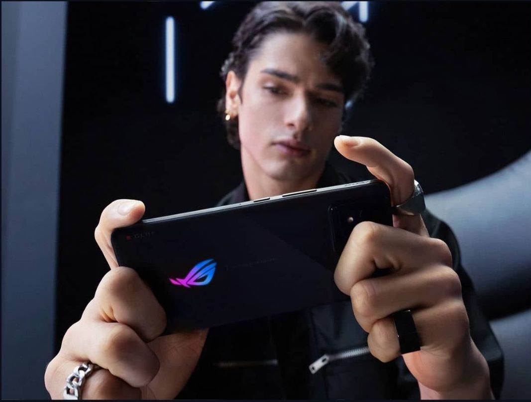 ROG Phone 8 (5).jpg
