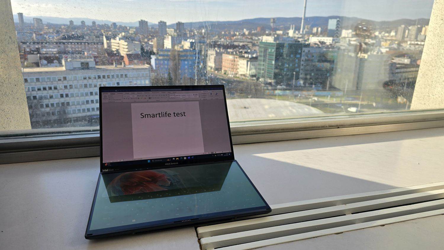 Asus Zenbook Duo UX8406 (5).jpg