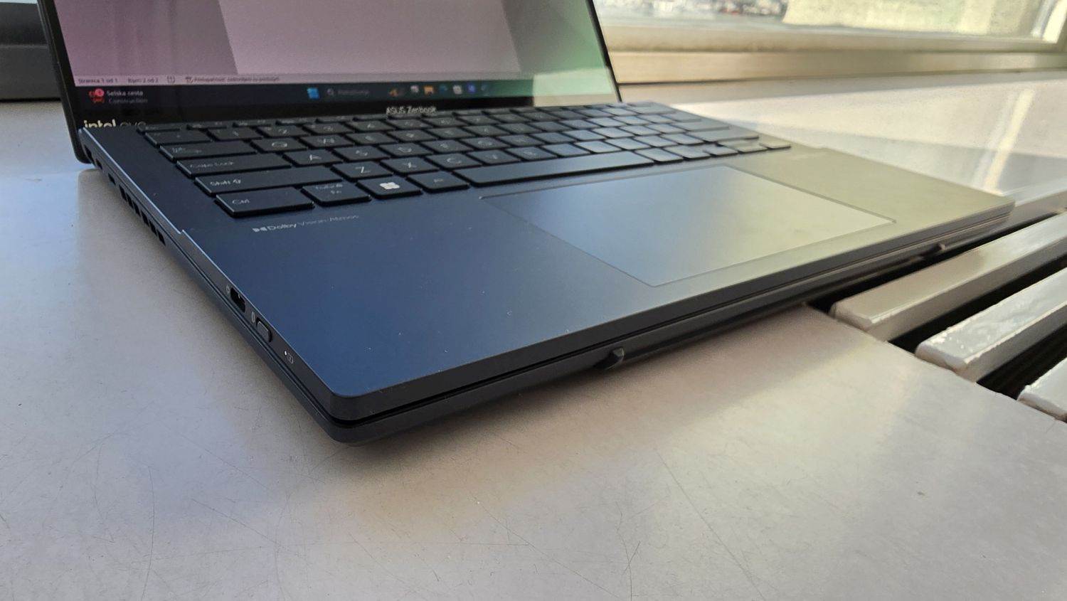 Asus Zenbook Duo UX8406 (10).jpg