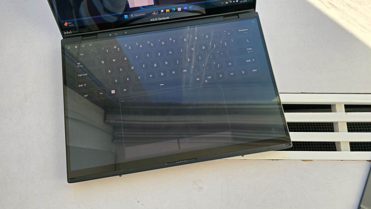 Asus Zenbook Duo UX8406 (15).jpg