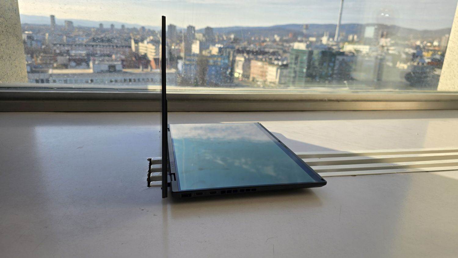 Asus Zenbook Duo UX8406 (21).jpg