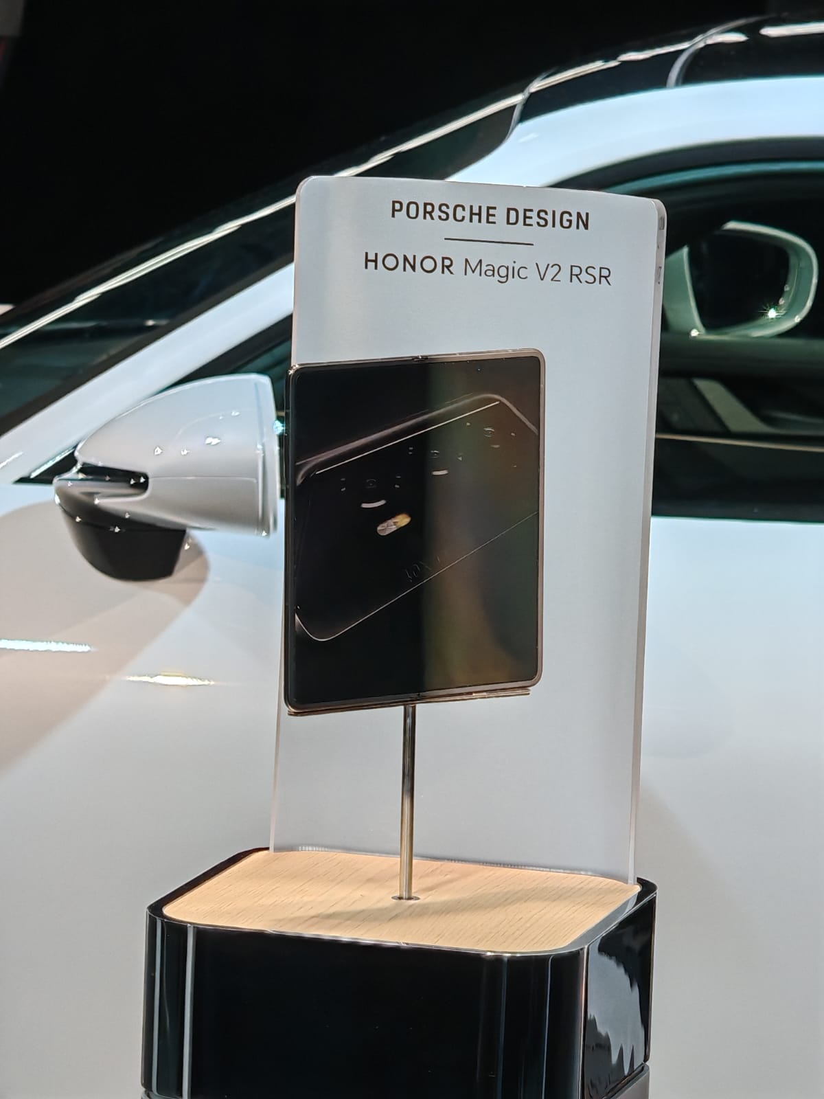 Porsche Design Honor Magic V2 RSR (1).jpg