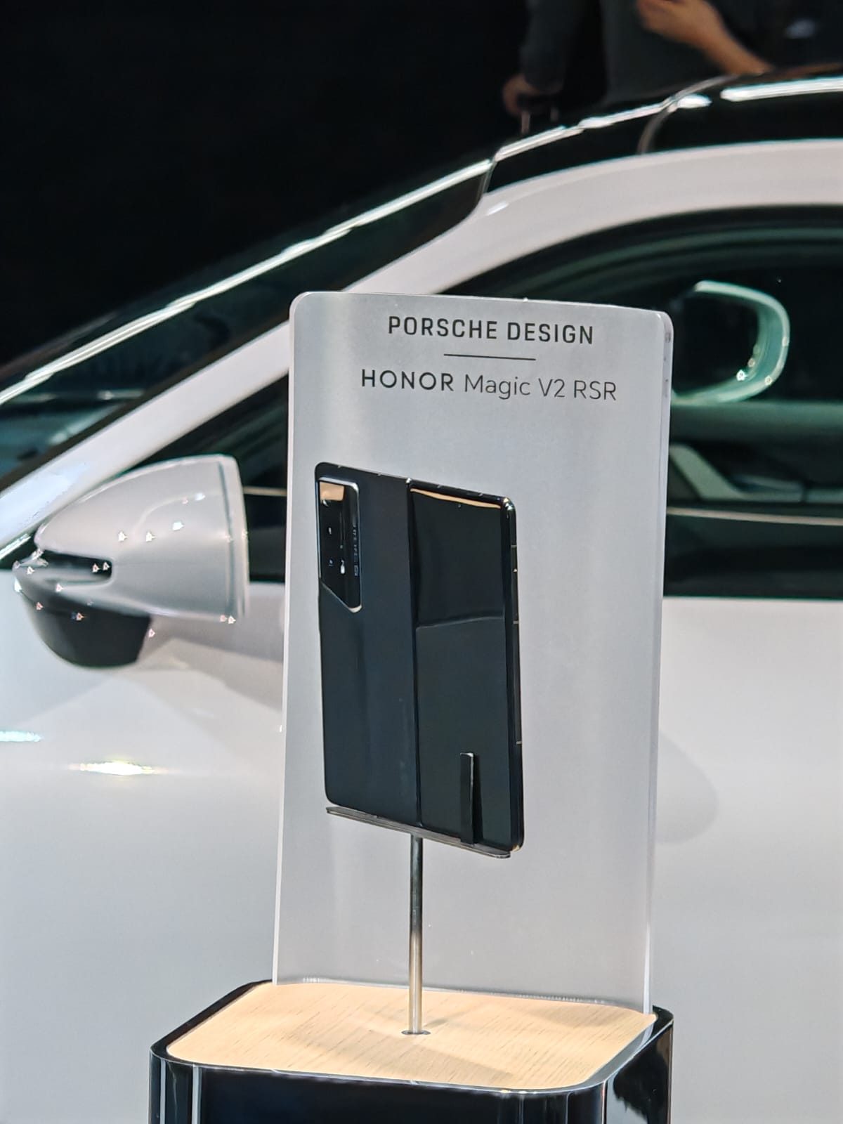 Porsche Design Honor Magic V2 RSR (3).jpg