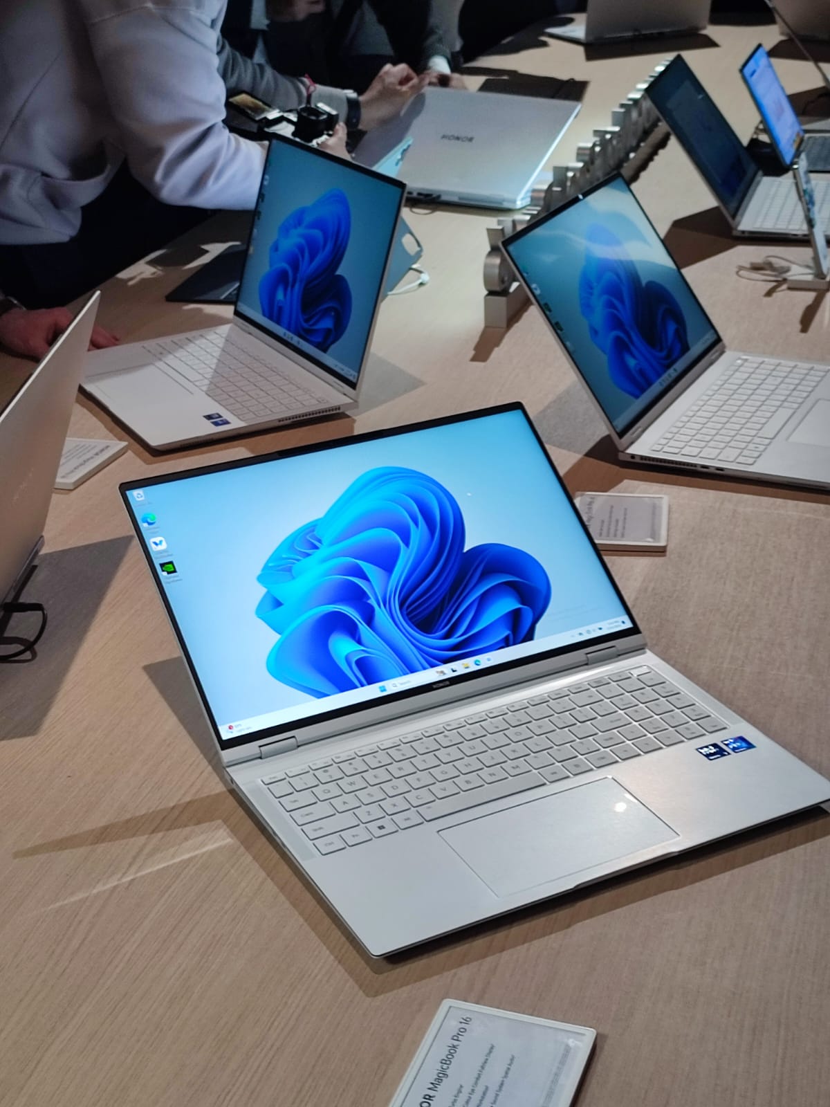 Honor MagicBook Pro 16 (2).jpg