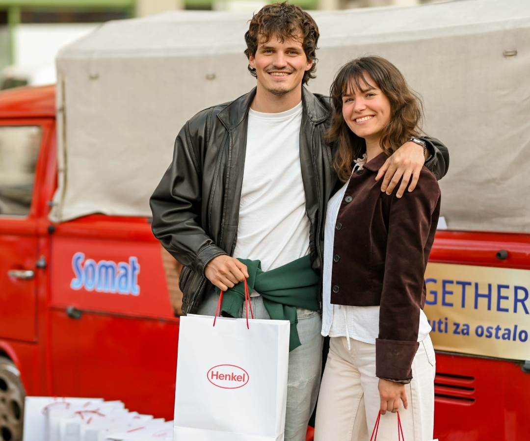 Melkior Bašić na PLACe marketu besplatno dijelio Somat i Porchetta sendviče