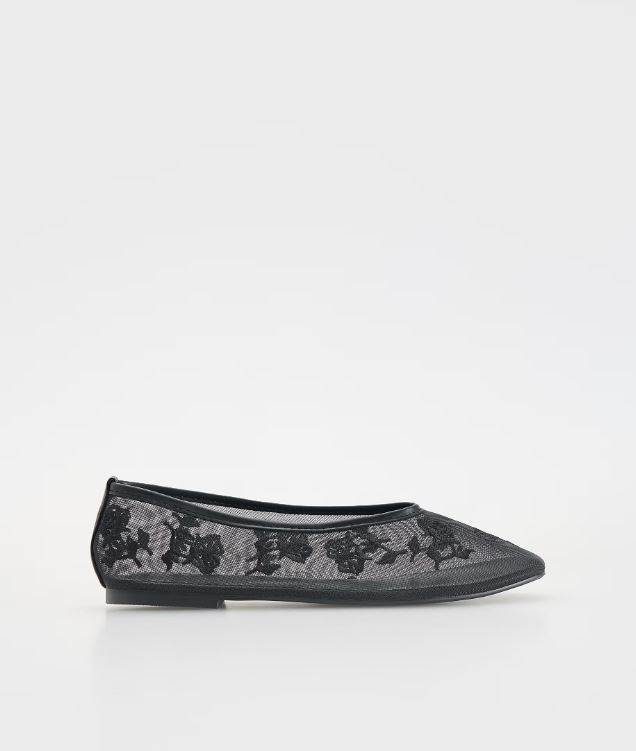 Ballerine in rete con ricamo/  Reserved/ 35,99 EUR