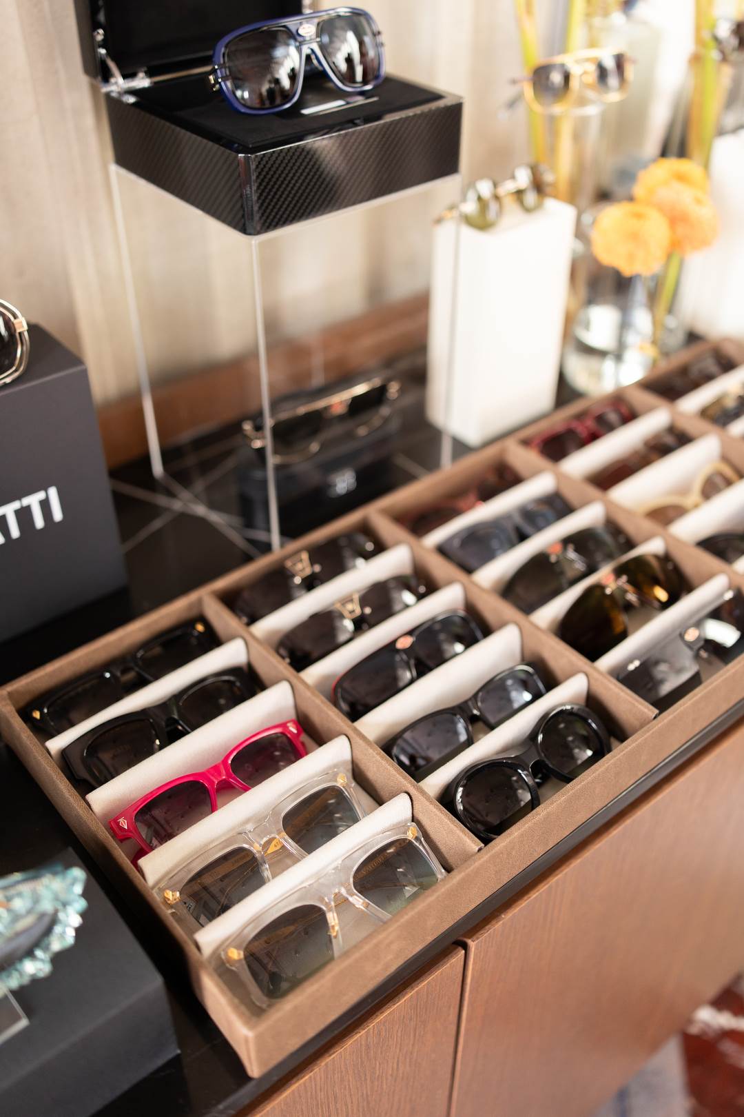 Bugatti - Optoteka.jpg