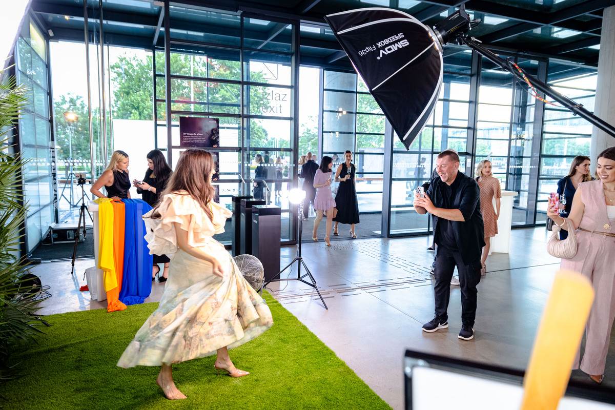 StoryBOOK umjetnošću zaigranim partyjem u Muzeju suvremene umjetnosti predstavio svoje 55. izdanje