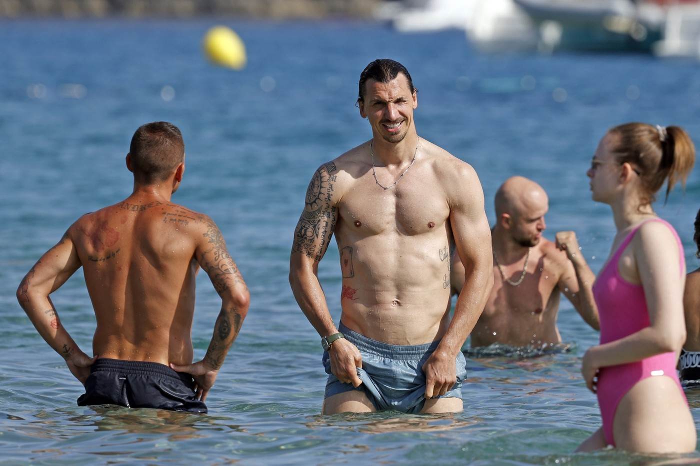 Zlatan Ibrahimović se kupa na plaži na Ibizi