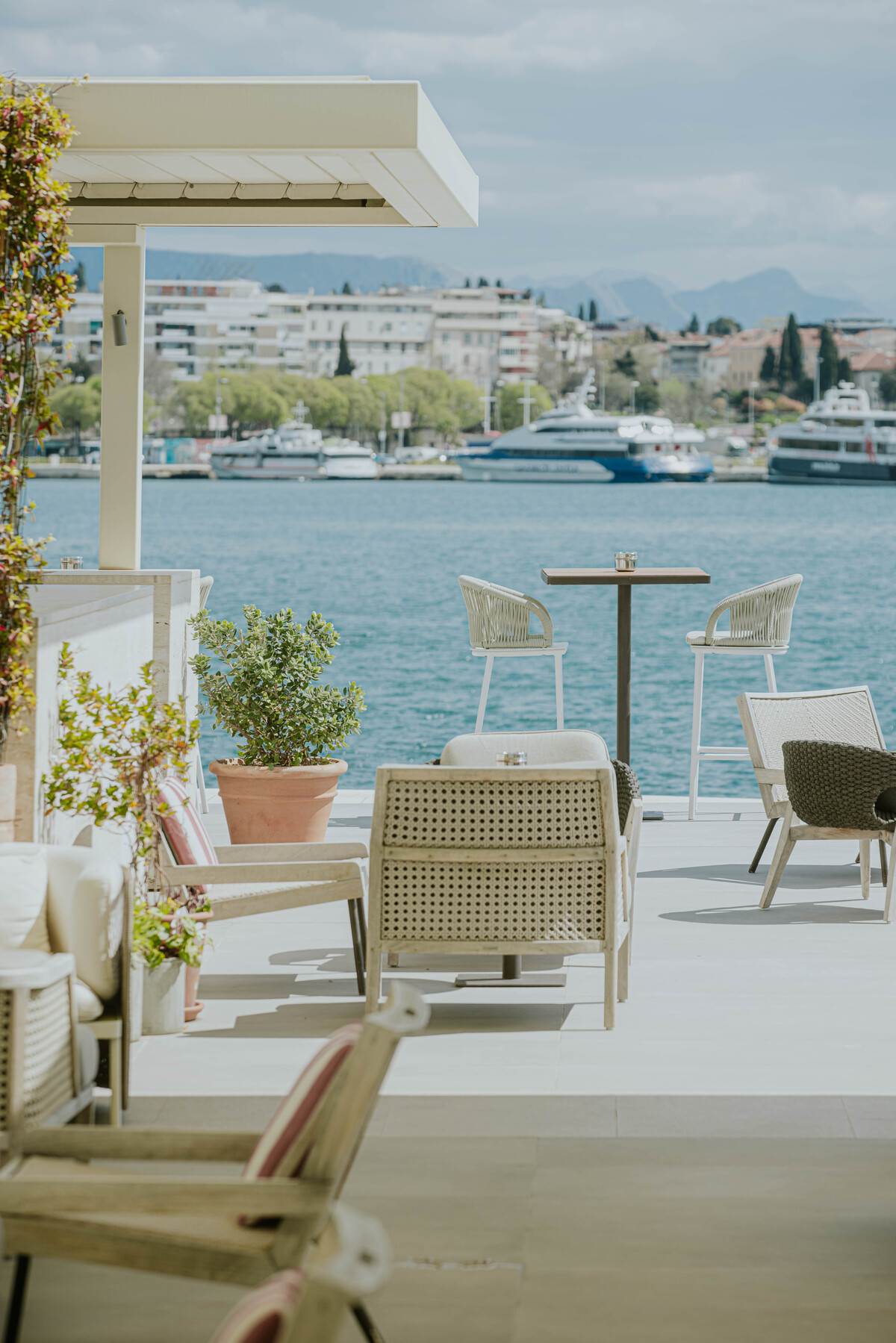 Bar Split - za uživanje, ispod sunca zlatnoga