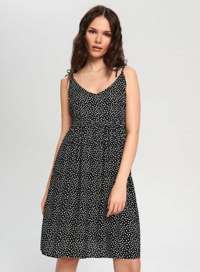 Mini haljina u stilu negližea/ Sinsay/ 4,49 EUR