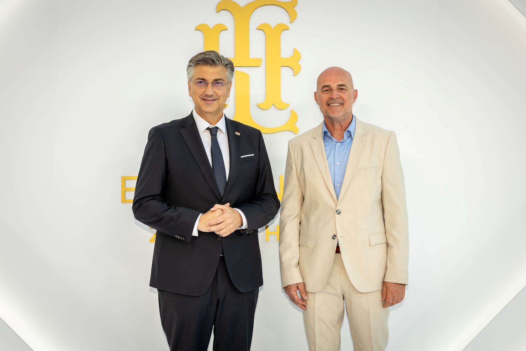 Andrej Plenković i Ivica Max Krizmanić - 1 - 100 godina Esplanade Photo Goran Jakuš (10).jpg